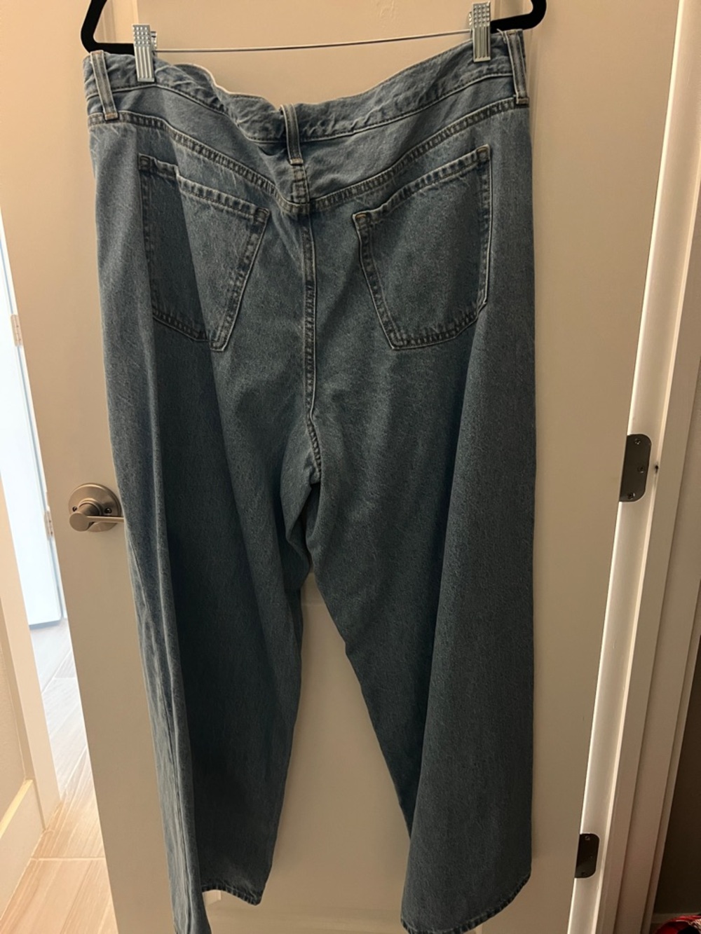 Old Navy Women's wow baggy wide leg Jeans in Faded Blue - Picture 2 of 2